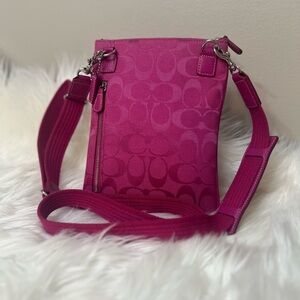 Coach vintage pink Mini Signature c
Stripe swingback Crossbody Bag
